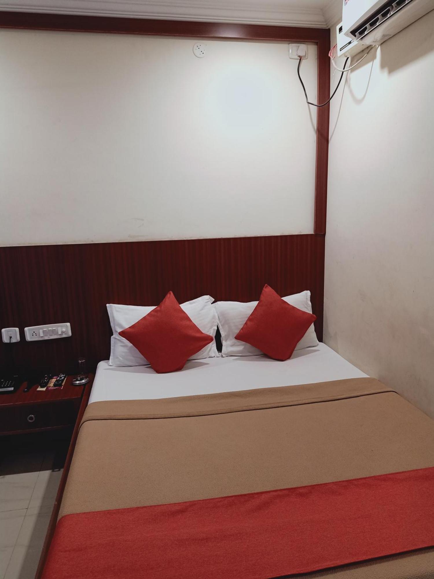 Hotel Neem Tree Hyderabad Airport Shamshabad Exterior photo